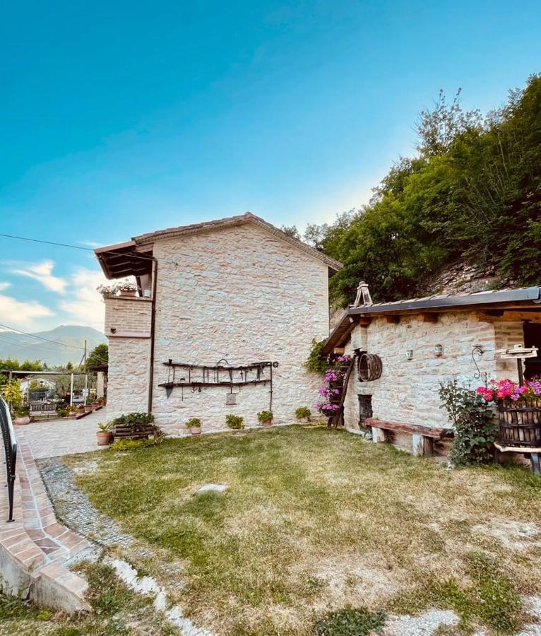 B&B Il Poggetto Serra SantʼAbbondio Buitenkant foto