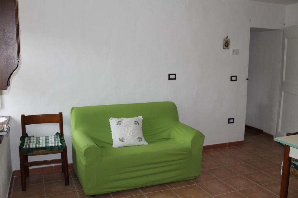 B&B Il Poggetto Serra SantʼAbbondio Kamer foto