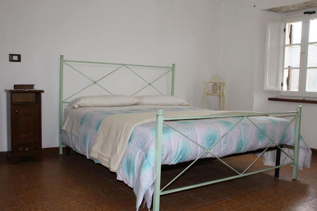 B&B Il Poggetto Serra SantʼAbbondio Kamer foto