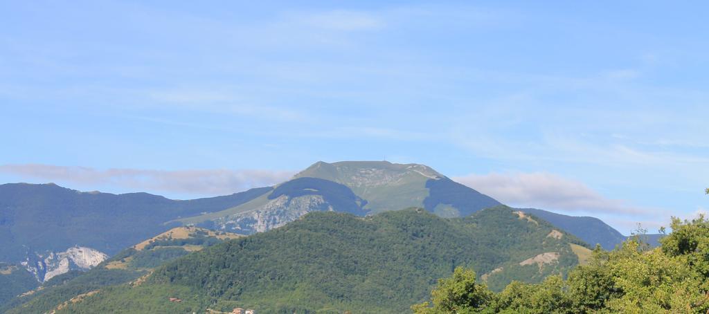 B&B Il Poggetto Serra SantʼAbbondio Buitenkant foto